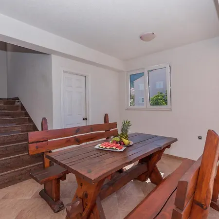 Skiljini Dvori - Studio-apartman 3 마카르스카