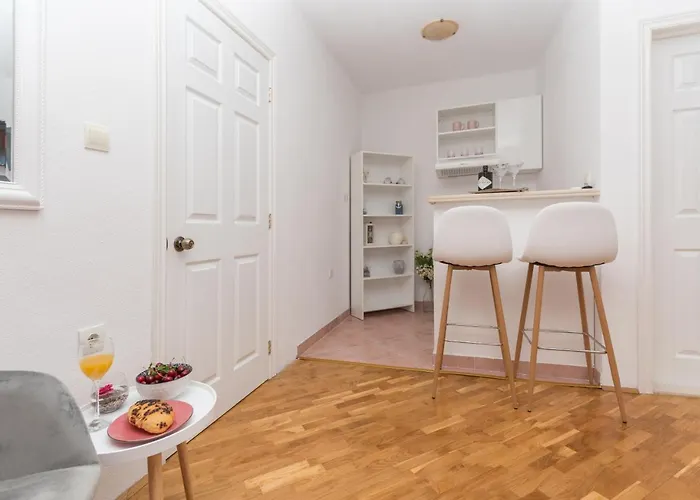 Skiljini Dvori - Studio-apartman 3 Апартаменты *